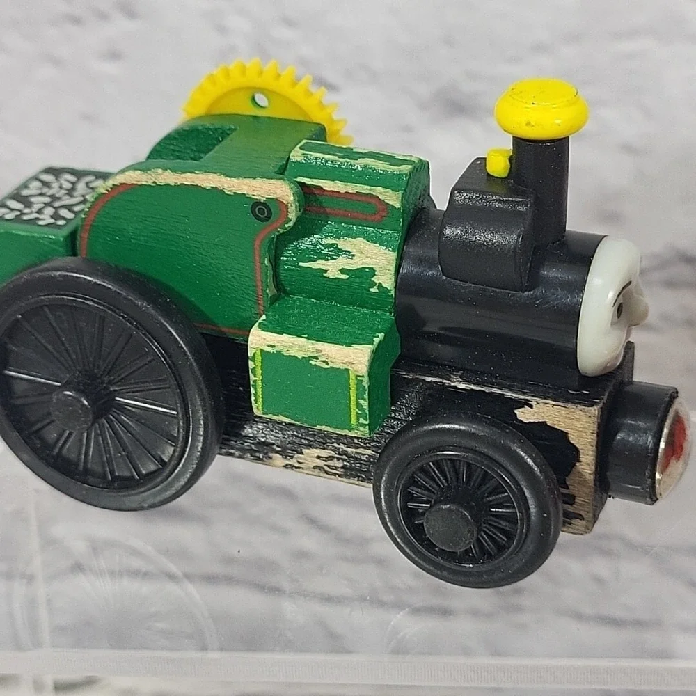 Vintage‎ Magnet Wooden Train Cars Pieces Replacements Lot of 4 Flaws